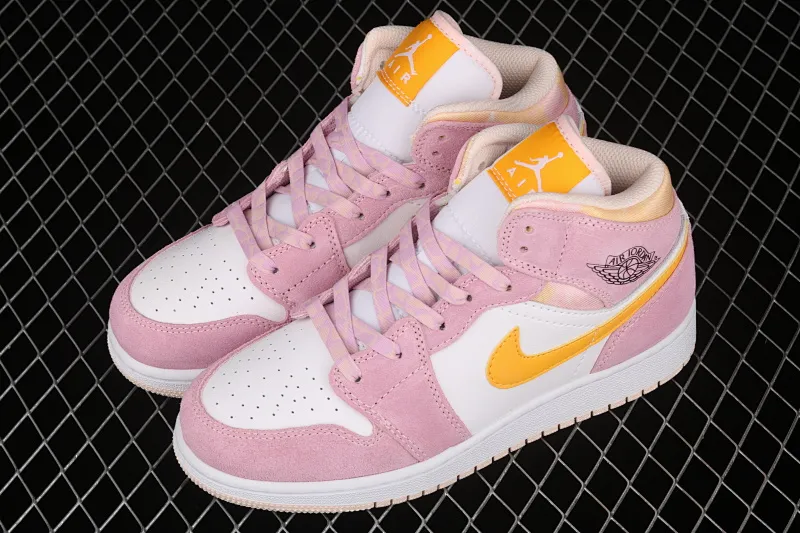 All Categories Air Jordan Jordan Series Basketball Shoes Air Jordan 1 Mid Air Jordan 1 Mid AJ1 Joe 1 Girly Pink China Basketball Shoes DC9517-600